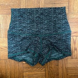 Lululemon high waisted shorts Size 4